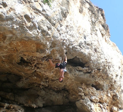 Rudi Moroder sale il suo primo 8b+ a Pian Schiavaneis