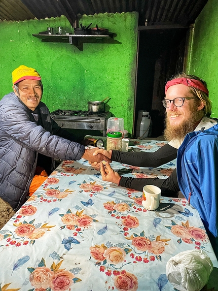 Choquequirao, Perù, Nicolò Guarrera - Choquequirao in Perù: Nicolò Guarrera spite da una famiglia a Totora