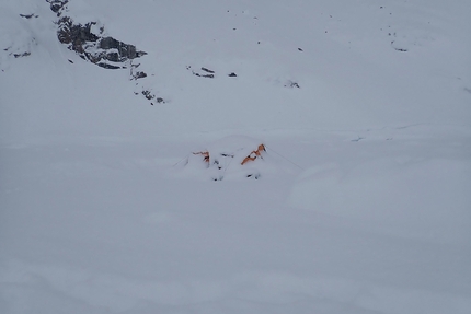 Marek Raganowicz, Baffin Island, MikroKozmik Variations - Marek Raganowicz making the first ascent, solo, of MikroKozmik Variations on Polar Sun Arm, Baffin Island (17/04 - 21/05/2022)