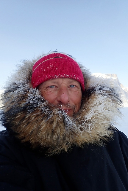 Marek Raganowicz, Baffin Island, MikroKozmik Variations - Marek Raganowicz making the first ascent, solo, of MikroKozmik Variations on Polar Sun Arm, Baffin Island (17/04 - 21/05/2022)