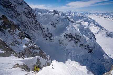 Mount Hunter, Alaska, Full Moon Fever, August Franzen, Clint Helander - Durante l'apertura di Full Moon Fever sul Mount Hunter  in Alaska (August Franzen, Clint Helander 13-16/05/2022)