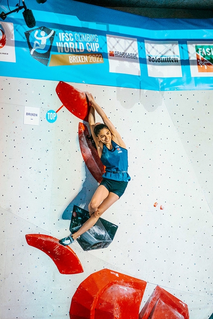 Natalia Grossman conquista la Coppa del Mondo Boulder di Bressanone