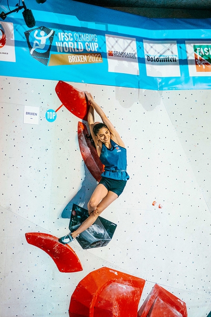 Natalia Grossman wins Brixen Boulder World Cup 2022