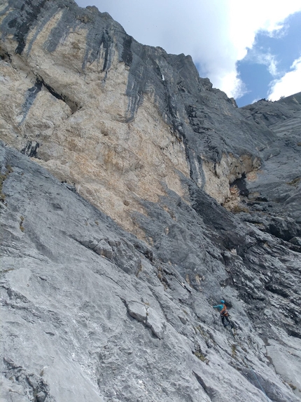 Arnplattenspitze, Wetterstein, Austria, Benedikt Hiebl, Barbara Vigl - Erebor, Arnplattenspitze, Austria (Benedikt Hiebl, Barbara Vigl): the approach pitch on the first day in April 2021