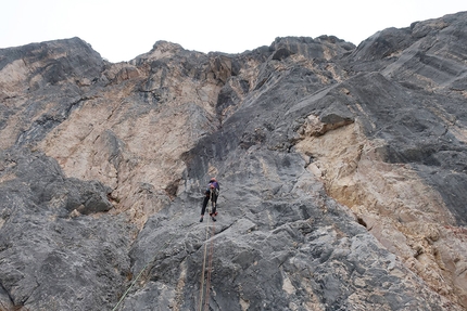 Arnplattenspitze, Wetterstein, Austria, Benedikt Hiebl, Barbara Vigl - Erebor, Arnplattenspitze, Austria: slabby and technical climbing on the grey pillar above the big ledge