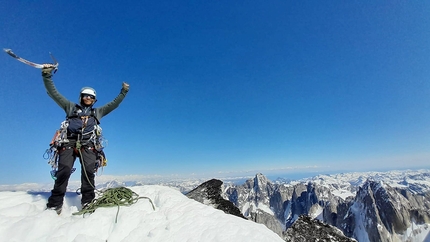 Kichatna Spires, Alaska, Mark Thomas, Mike Turner, Thunderstruck - Thunderstruck on the East Face of Kichatna Spire (Kichatna Spires, Alaska), first ascended by Mark Thomas and Mike Turner in June 2022