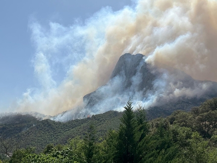 Oliana Spain - Oliana in Spain shrouded in smoke from the wildfire that devastated the area on 19/06/2022