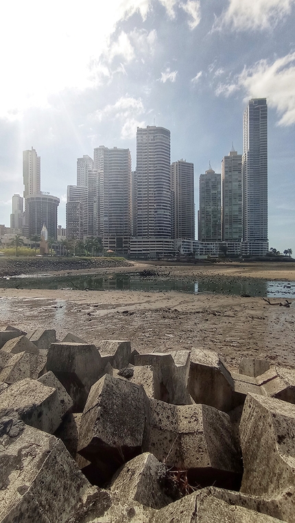 Nicolò Guarrera - Nicolò Guarrera: Panama skyline