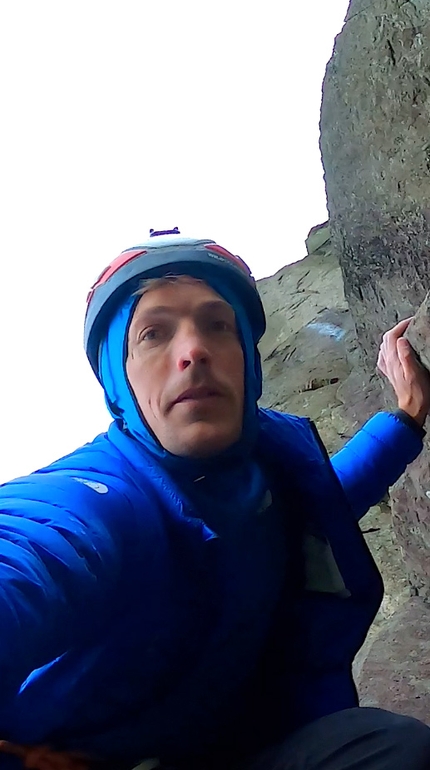 Lexicon, Pavey Ark, Inghilterra, James Pearson - James Pearson subito prima di ripetere Lexicon a Pavey Ark nel Lake District in Inghilterra