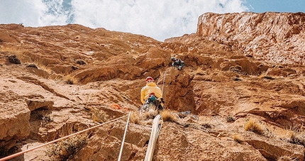Nuova via d'arrampicata sul Jebel Oujdad in Taghia, Marocco, di Álex González e Jaume Peiró
