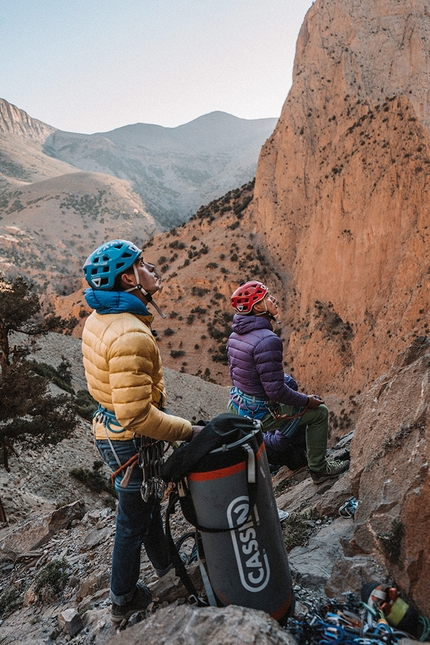 Queer Action, Jebel Oujdad, Taghia, Marocco, Álex González, Jaume Peiró - Queer Action sulla parete SE di Jebel Oujdad, Gole di Taghia, Marocco (Álex González, Jaume Peiró 04/2022)