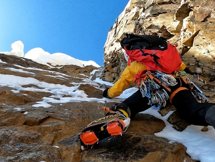 Pumahuacanca, Peru, Iker Pou, Eneko Pou, Micher Quito - Iker Pou, Eneko Pou e Micher Quito durante la prima salita di One Push sulla parete SO di Pumahuacanca (5563m) in Perù, luglio 2022