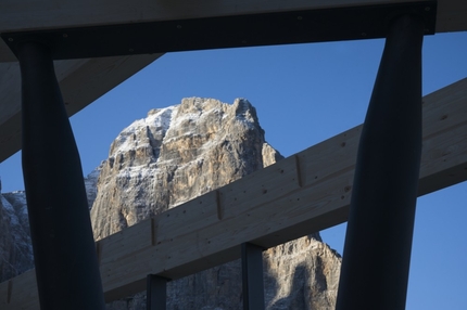 Rifugio Brentei, Dolomiti di Brenta - Lavori di ristrutturazione del nuovo Rifugio Maria e Alberto ai Brentei nelle Dolomiti di Brenta
