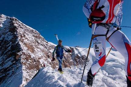 Trofeo Mezzalama 2011 - I passaggi si susseguono sul Naso del Lyskamm