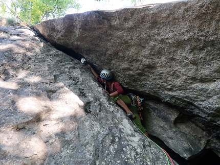 Amplesso complesso, Precipizio degli asteroidi, Val di Mello - Amplesso complesso al Precipizio degli asteroidi in Val di Mello