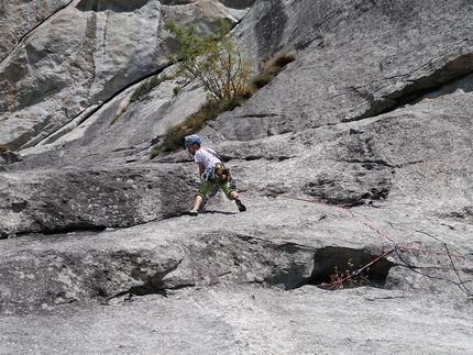 Amplesso complesso, Precipizio degli asteroidi, Val di Mello - Amplesso complesso al Precipizio degli asteroidi in Val di Mello