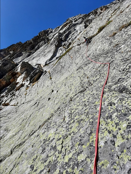 Pain de Sucre, Valle del Gran San Bernardo - Sul secondo tiro di La Banda degli Onesti, Pain de Sucre, Valle del Gran San Bernardo