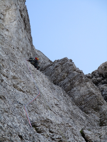 I colori dell’ombra, Torre Guarda, Mangart, Alpi Giulie, Mauro Florit, Daniele Pesamosca - Sul quinto tiro di I colori dell’ombra alla Torre Guarda (Alpi Giulie), 09/0/9/2017