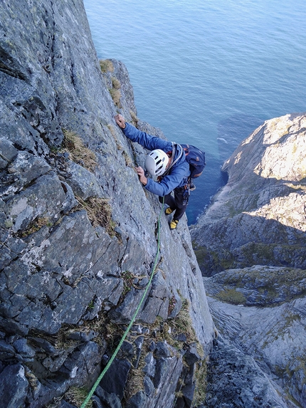 Lofoten, Norway, Helvetestinden, Brasrastindan, Gerber Cucurell, Jordi Esteve - Establishing Nordside on the North Face of Brasrastindan, Lofoten Islands, Norway (Gerber Cucurell, Jordi Esteve 30/05/2022)