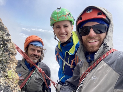 Becco di Valsoera, Filo a Piombo - Andrea Giorda, Lorenzo Turletti e Filippo Ghilardini in cima a Filo a Piombo, Becco di Valsoera