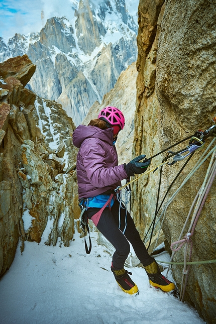 Eternal Flame, Nameless Tower, Trango Tower, Pakistan, Barbara Zangerl, Jacopo Larcher - Barbara Zangerl e Jacopo Larcher su Eternal Flame, Nameless Tower (Trango Pakistan) nel 2021