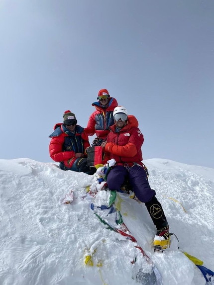 K2, François Cazzanelli, Jerome Perruquet, Pietro Picco - François Cazzanelli, Jerome Perruquet and Pietro Picco on the summit of K2 on 28/07/2022