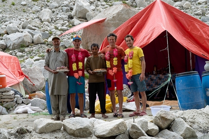 Uli Biaho Spire, Trango Towers, Alessandro Baù, Leonardo Gheza, Francesco Ratti - Uli Biaho Spire (Trango, Pakistan): Alessandro Baù, Leonardo Gheza, Francesco Ratti durante l'apertura di Refrigerator Off-Width, 07/2022