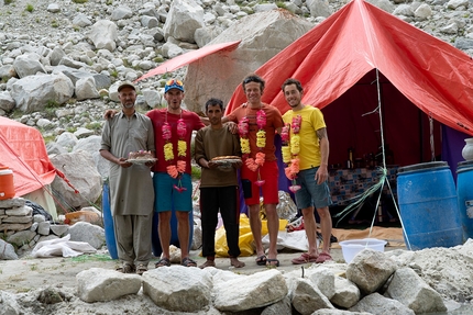 Uli Biaho Spire, Trango Towers, Alessandro Baù, Leonardo Gheza, Francesco Ratti - Uli Biaho Spire (Trango, Pakistan): Alessandro Baù, Leonardo Gheza, Francesco Ratti durante l'apertura di Refrigerator Off-Width, 07/2022