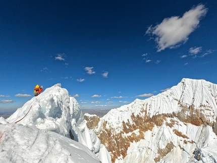 Siula Grande, Perù, Matteo Della Bordella, Marco Majori - Matteo Della Bordella and Marco Majori making the first ascent of Valore Alpino on Siula Grande in Peru (20-24/07/2022)