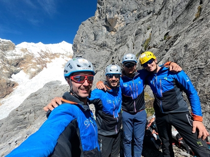 Siula Grande, Perù, Matteo Della Bordella, Marco Majori - Matteo Della Bordella and Marco Majori making the first ascent of Valore Alpino on Siula Grande in Peru (20-24/07/2022)