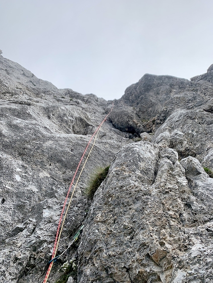 Doss di Dalun, Dolomiti di Brenta, Amici e Poesia, Luca Cornella - Nono tiro di Amici e Poesia al Doss di Dalun nelle Dolomiti di Brenta