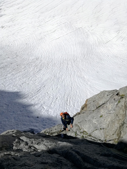 Triolet, Monte Bianco, Cresta del Mont Rouge de Triolet, Ivano Regis, AnnaMaria Bruzzese, Alessandro Fiorenza, Elio Riva - L'apertura di Sulle tracce del Barba, Cresta del Mont Rouge de Triolet, Monte Bianco (AnnaMaria Bruzzese, Alessandro Fiorenza, Elio Riva, Ivano Regis)