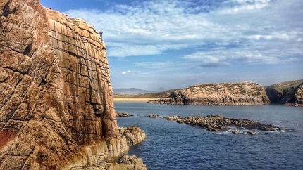 Gola Island, Ireland, Donegal, Iain Miller - Rock climbing on Gola Island, Ireland: Gripple Wall