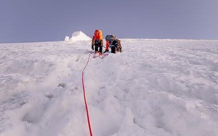 Bondit Peak, Hushe Valley, Pakistan, Laszlo Szasz, Bence Kerekes, Marton Nagy, Viktor Agoston - Bondit Peak nella Hushe Valley in Pakistan (Viktor Agoston, Bence Kerekes, Marton Nagy, Laszlo Szasz, estate 2022)