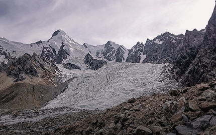 Bondit Peak, Hushe Valley, Pakistan, Laszlo Szasz, Bence Kerekes, Marton Nagy, Viktor Agoston - Bondit Peak nella Hushe Valley in Pakistan (Viktor Agoston, Bence Kerekes, Marton Nagy, Laszlo Szasz, estate 2022)