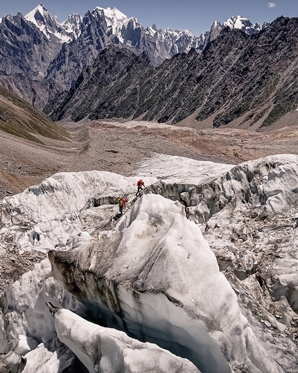 Bondit Peak, Hushe Valley, Pakistan, Laszlo Szasz, Bence Kerekes, Marton Nagy, Viktor Agoston - Bondit Peak nella Hushe Valley in Pakistan (Viktor Agoston, Bence Kerekes, Marton Nagy, Laszlo Szasz, estate 2022)