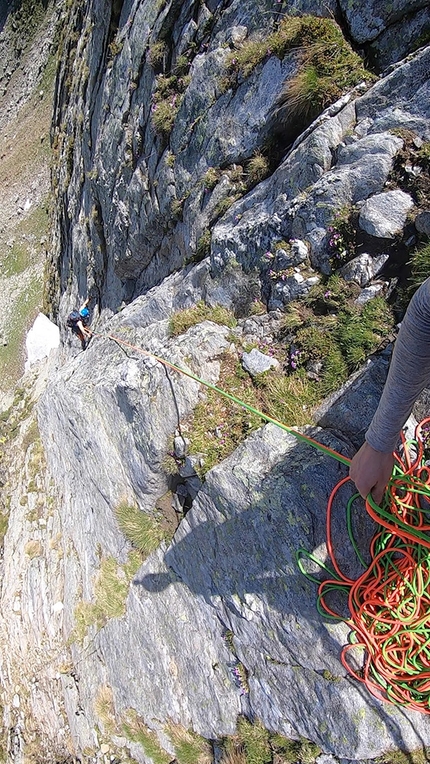 Via Toboga alla Crema, Monte Cuminello, Davide Bonfanti, Marco Serafini - Via Toboga alla Crema al Monte Cuminello: il divertente scivolo del terzo tiro