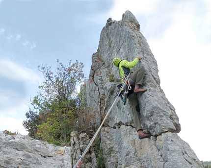 Pennadomo, Liscia di Santa Maria, Cristiano Iurisci, Antonello D’Angelo, Gianluca Nervegna - La Pomata di Azzazello, Liscia di Santa Maria, Pennadomo: Gianluca Nervegna sull'aerea lama del 11° tiro