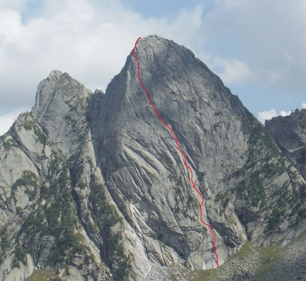 Richiodata la via Siddartha alla Punta Fiorelli in Val Masino