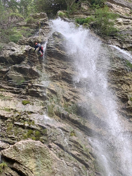 Canyon della Val Scura, Altopiano di Lavarone, Giulia Gabani, Francesco Sauro - Canyon della Val Scura, Lavarone: disgaggi sulla Spada di Damocle