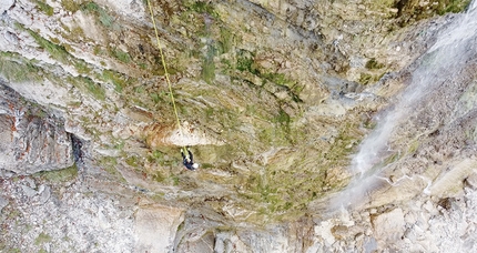 Canyon della Val Scura, Altopiano di Lavarone, Giulia Gabani, Francesco Sauro - Canyon della Val Scura, Lavarone: Spada di Damocle