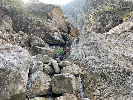 Canyon della Val Scura, Altopiano di Lavarone, Giulia Gabani, Francesco Sauro - Canyon della Val Scura, Lavarone: il Ribaltamento