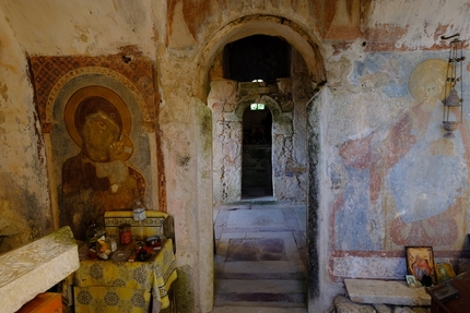 Mani, Peloponneso, Grecia, Alberto Sciamplicotti - Mani in Grecia: la chiesa bizantina di Agitria