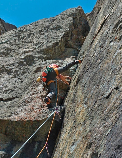 Punta della Rossa, Alpe Devero, Colpo di coda, Luca Mozzati, Giovanni Pagnoncelli - Colpo di coda alla Punta della Rossa, Alpe Devero: quinta lunghezza variante VII