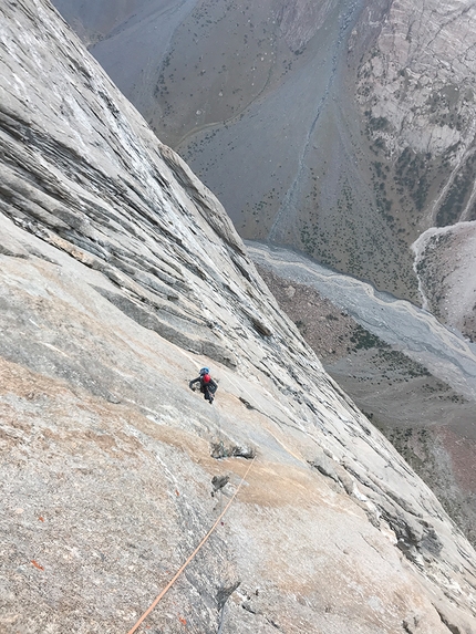 Ak-Su Valley, Pamir Alay, Kyrgyzstan, Federica Mingolla, Niccolò Bartoli, Vivere la Vita - Jon Segurola helping to make the first ascent of Vivere la Vita (800m, 7b), Slesova Peak south buttress, Ak-Su Valley, Kyrgyzstan (Niccolò Bartoli, Federica Mingolla summer 2022)