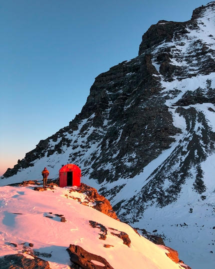 Ryan Colley, Swiss Alpine Traverse - Ryan Colley durante la sua traversata con gli sci delle Alpi Svizzere