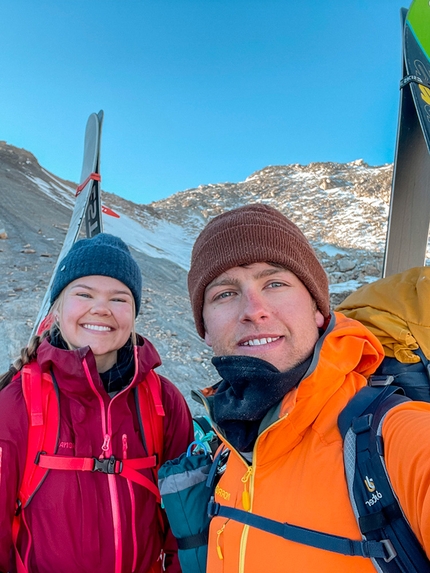 Ryan Colley, Swiss Alpine Traverse - Pernille Temmerud e Ryan Colley durante la sua traversata con gli sci delle Alpi Svizzere