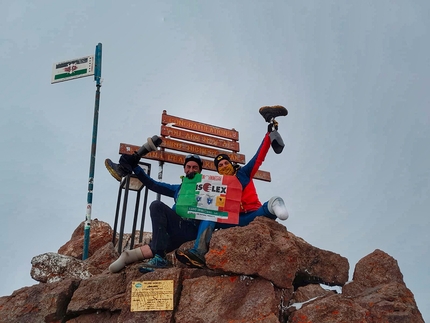 Andrea Lanfri, Massimo Coda, Africa, Punta Lenana, Monte Kenya - Andrea Lanfri e Massimo Coda in cima alla Punta Lenana (4985m) del Monte Kenya