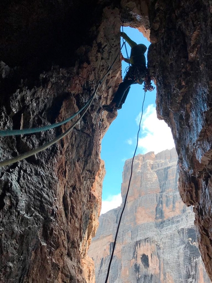 Dolomiti di Brenta, Castello di Vallesinella, Hybris, Alessandro Beber, Marco Maganzini - L'apertura di Hybris al Castello di Vallesinella, Dolomiti di Brenta (Alessandro Beber, Marco Maganzini 30/06/2022)