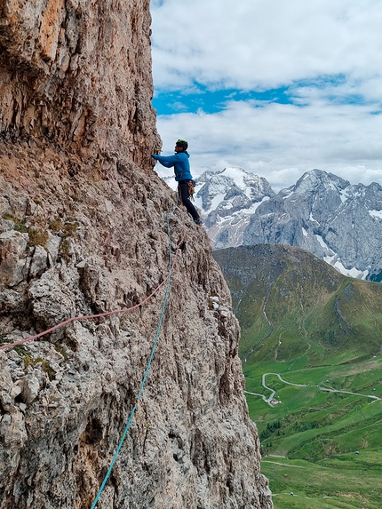 Semifreddo, Sass Pordoi, Dolomiti, Simon Messner, Martin Sieberer - Martin Sieberer making the first ascent of Semifreddo on Punta Aurelia, Sass Pordoi, Dolomites, with Simon Messner 06/2022